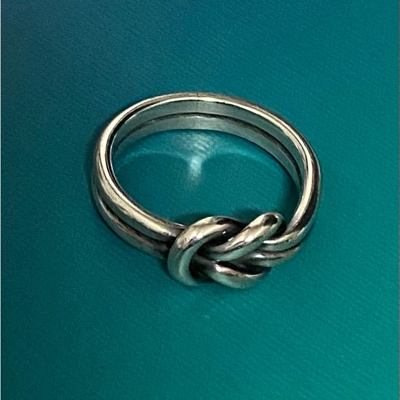 James Avery retired Lovers Knot Ring, Size 6.5 - Picture 5 of 10